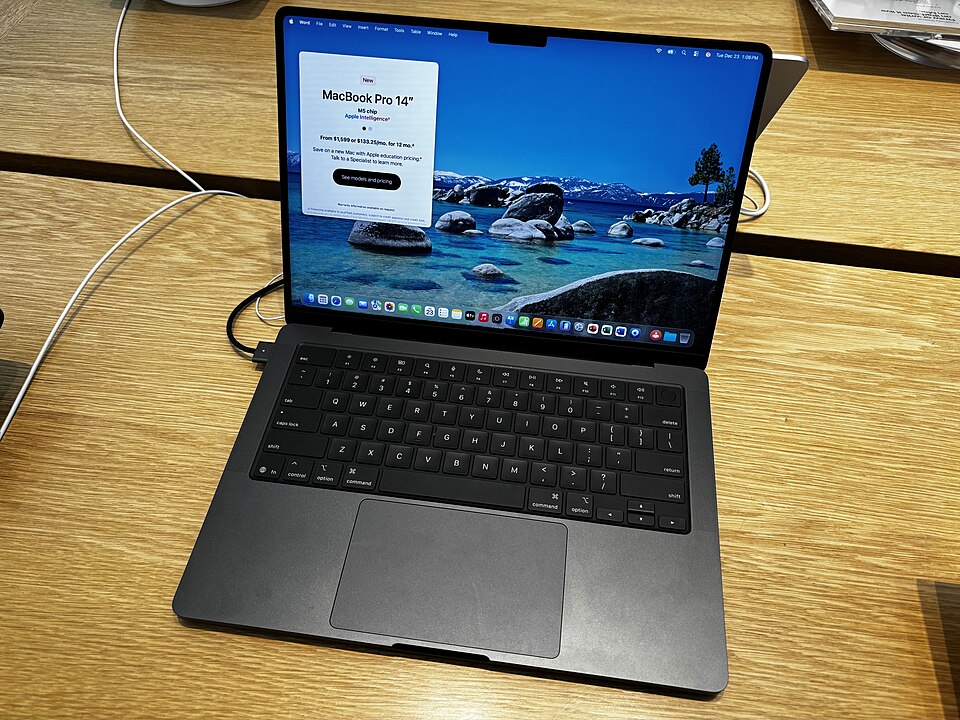 MacBook Pro 14″